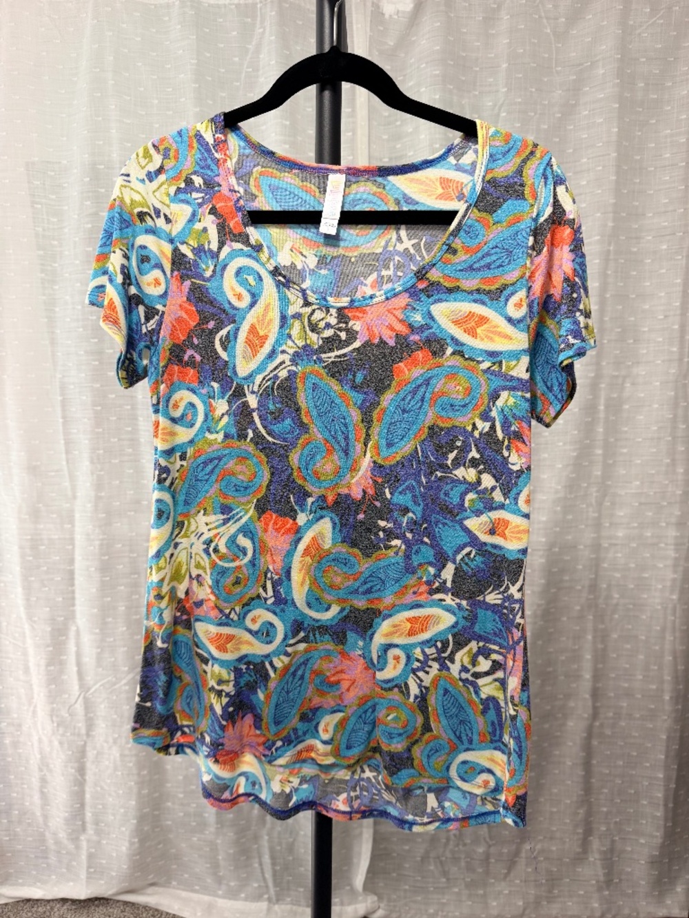 LuLaRoe T-Shirt - S